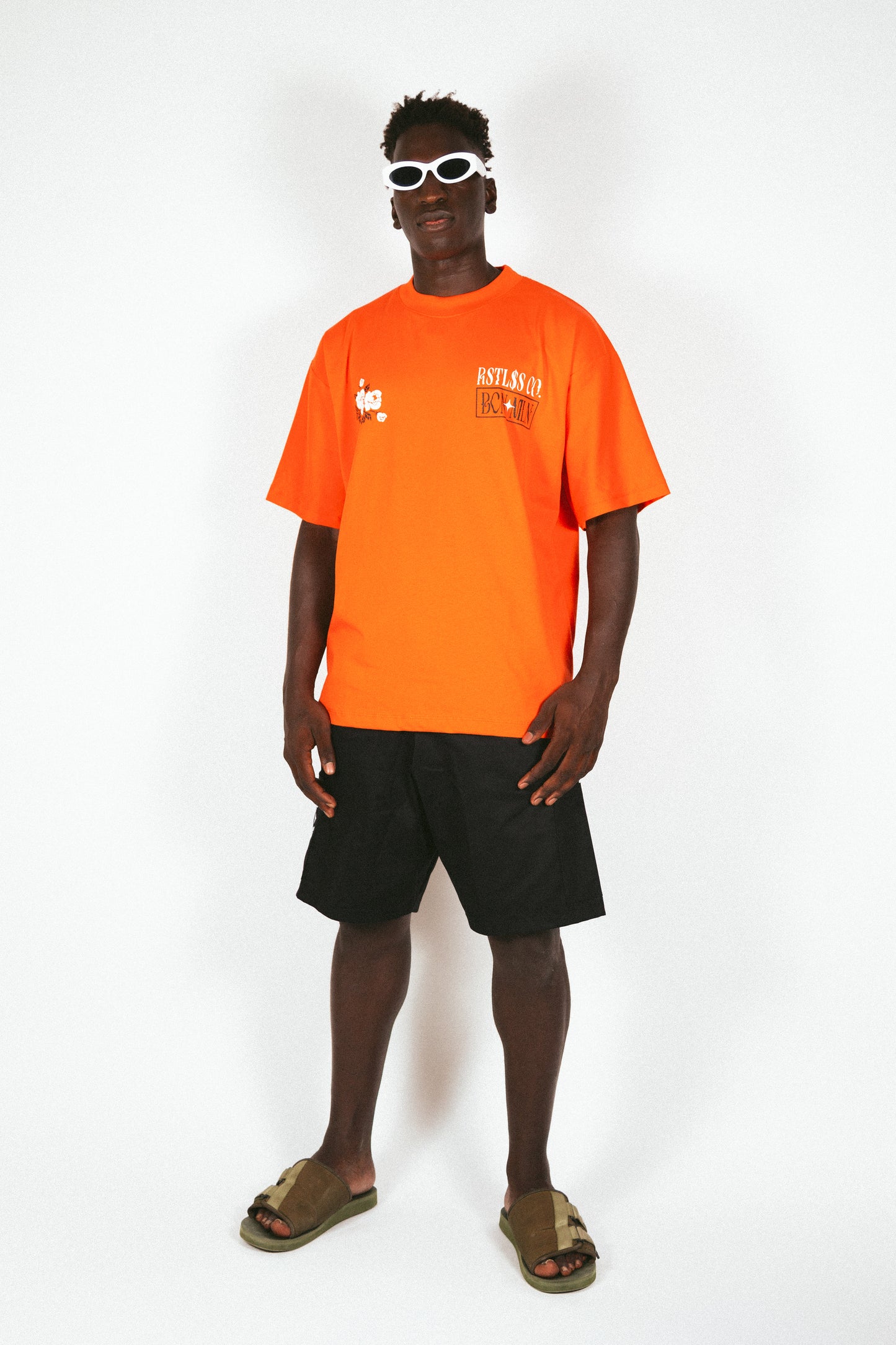 RESTLESS BLACK SHORT