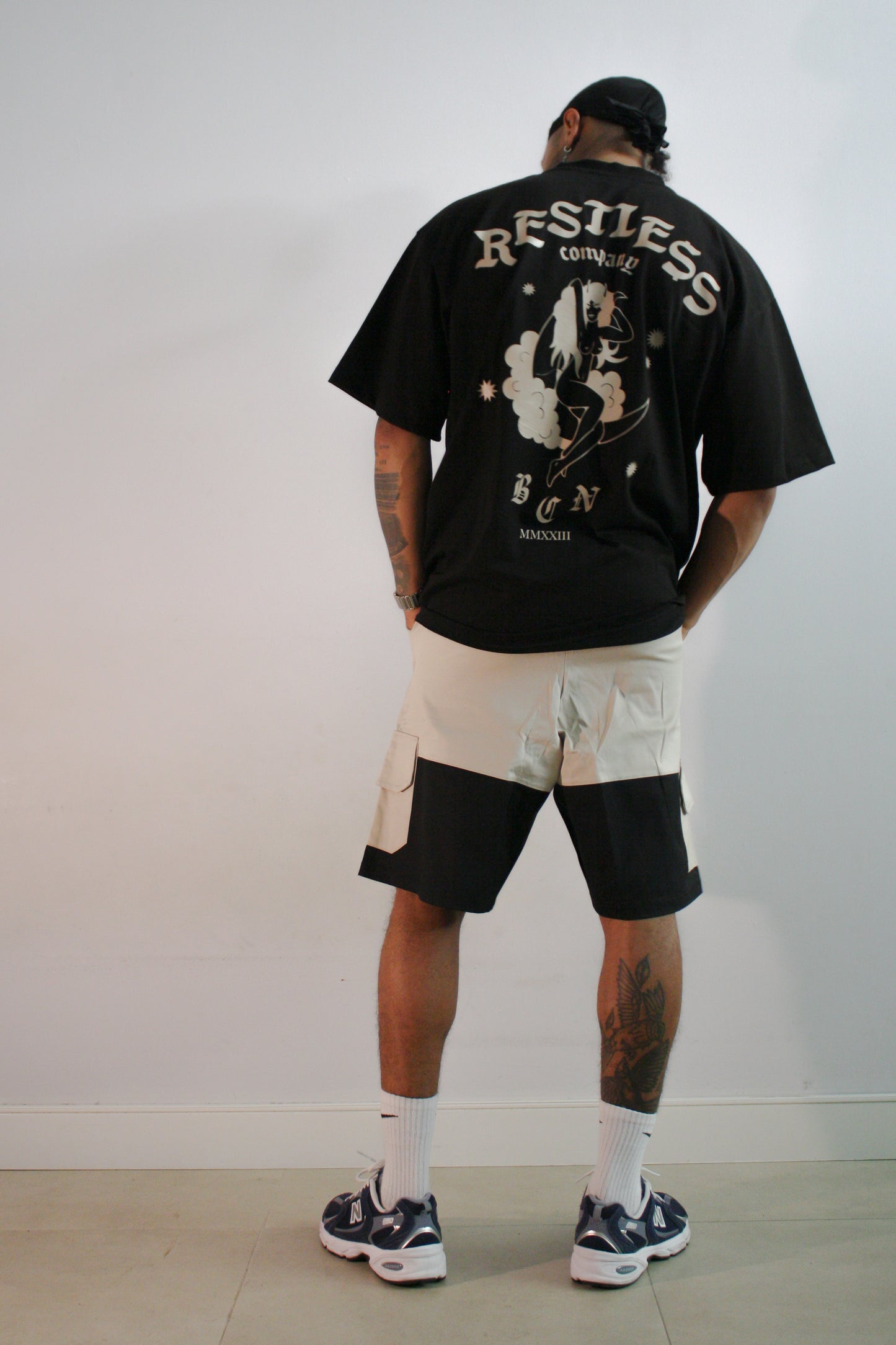 BLACK AND BEIGE SHORTS